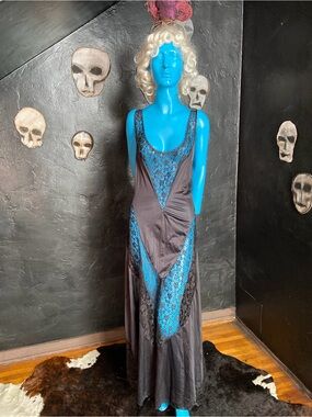 Petra Fashions Vintage Gothic Boudoir Vamp Black Lace Slip Gown 2X